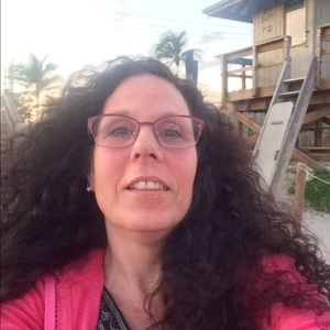 Meet your Posher, Leeann